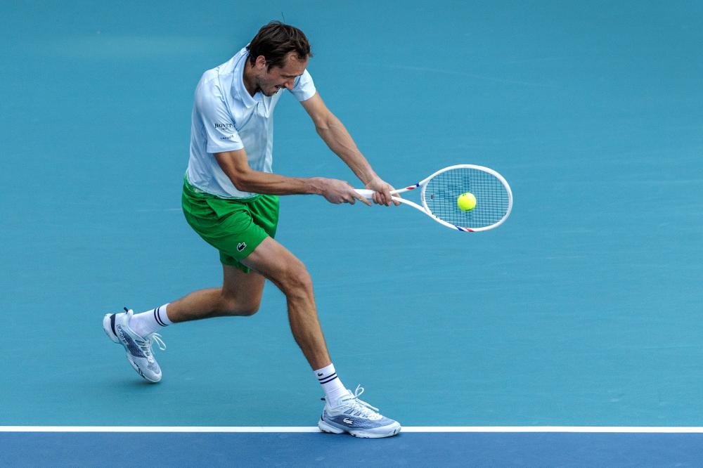 和俱乐部的 和俱乐部的